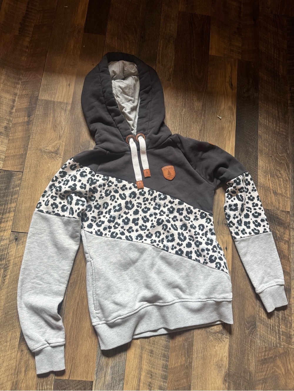 Wanakome Two-Tone Hoodie in Dark Brown and Light Gray